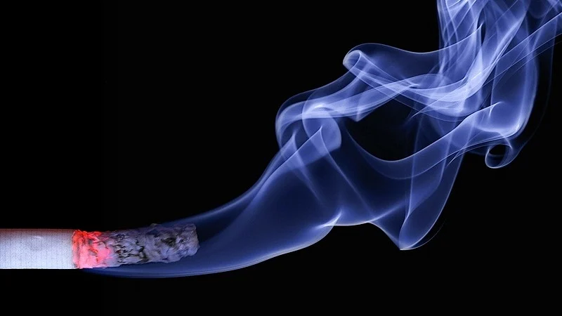 Centre drafts law to raise legal age of smoking to 21 years