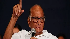 Agriculture Minister not giving correct facts on farm bills, Pawar counters Tomar