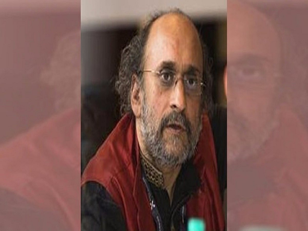 Delhi Union of Journalists condemns arrest warrant for journalist Paranjoy Guha Thakurta in defamation case