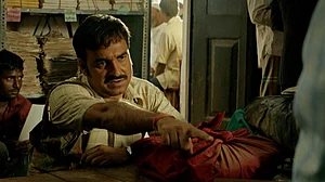 FILM REVIEW: ‘Kaagaz’ takes the viewers back to the hinterland and wears its provincial heart on its sleeve