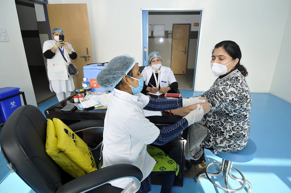 Govt’s vaccination programme is most callous, discriminatory, unfair; new equitable policy urgently needed