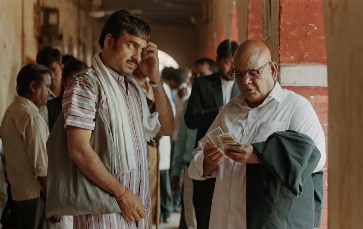 FILM REVIEW: ‘Kaagaz’ takes the viewers back to the hinterland and wears its provincial heart on its sleeve 