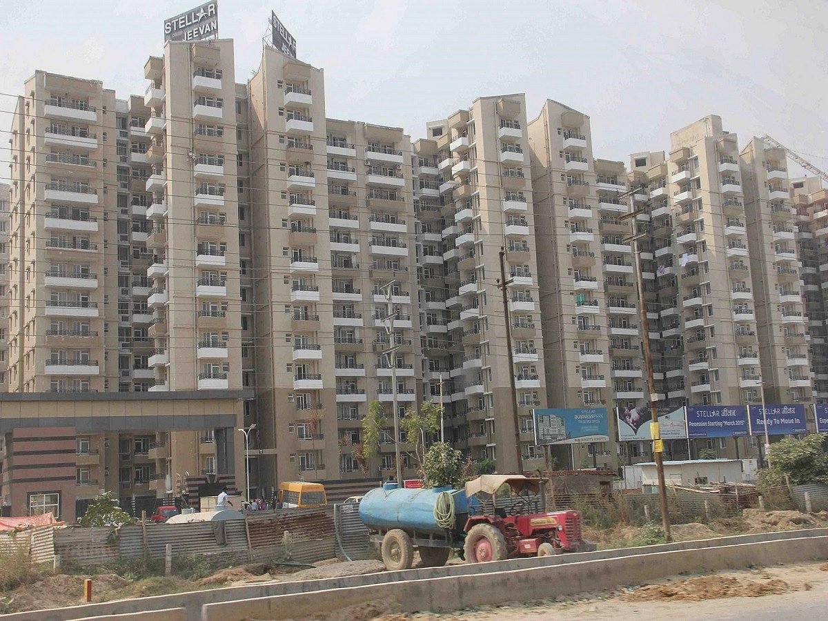 Unsold housing in Noida, Greater Noida down 12% in 2020: Anarock