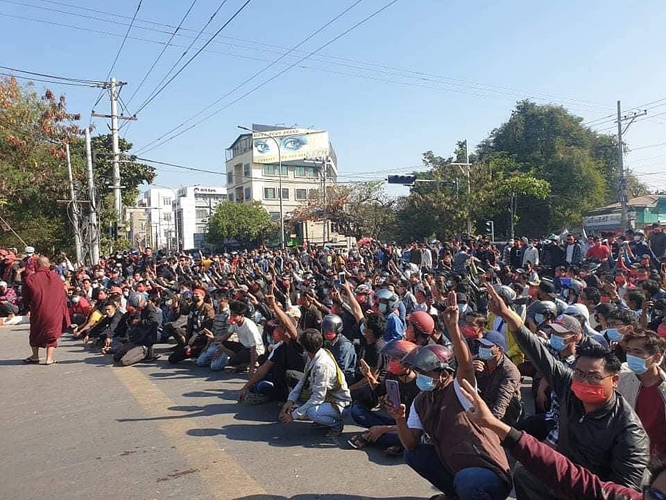 Myanmar protesters back on streets despite police violence