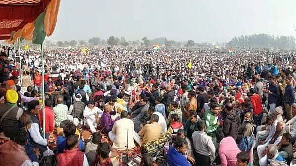 Massive gathering of farmers in Zind Mahapanchayat (courtesy: Twitter/@Anupsiwach98)