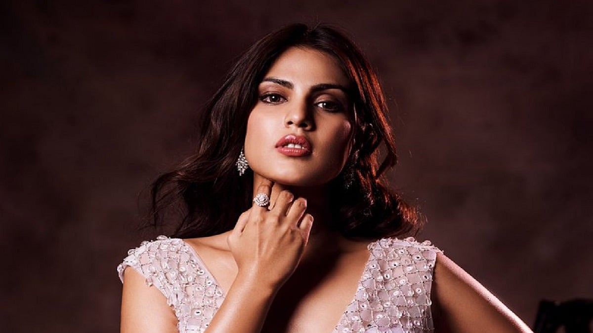 Rhea Chakraborty (Photo Courtesy: Twitter/@CeleBunnyz)