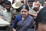 Sasikala says she will stay away from politics; to pray for Jayalalithaa’s “golden rule”