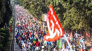Protests against privatisation of Vizag plant mount, Centre’s policy on public sector gets flak from Unions