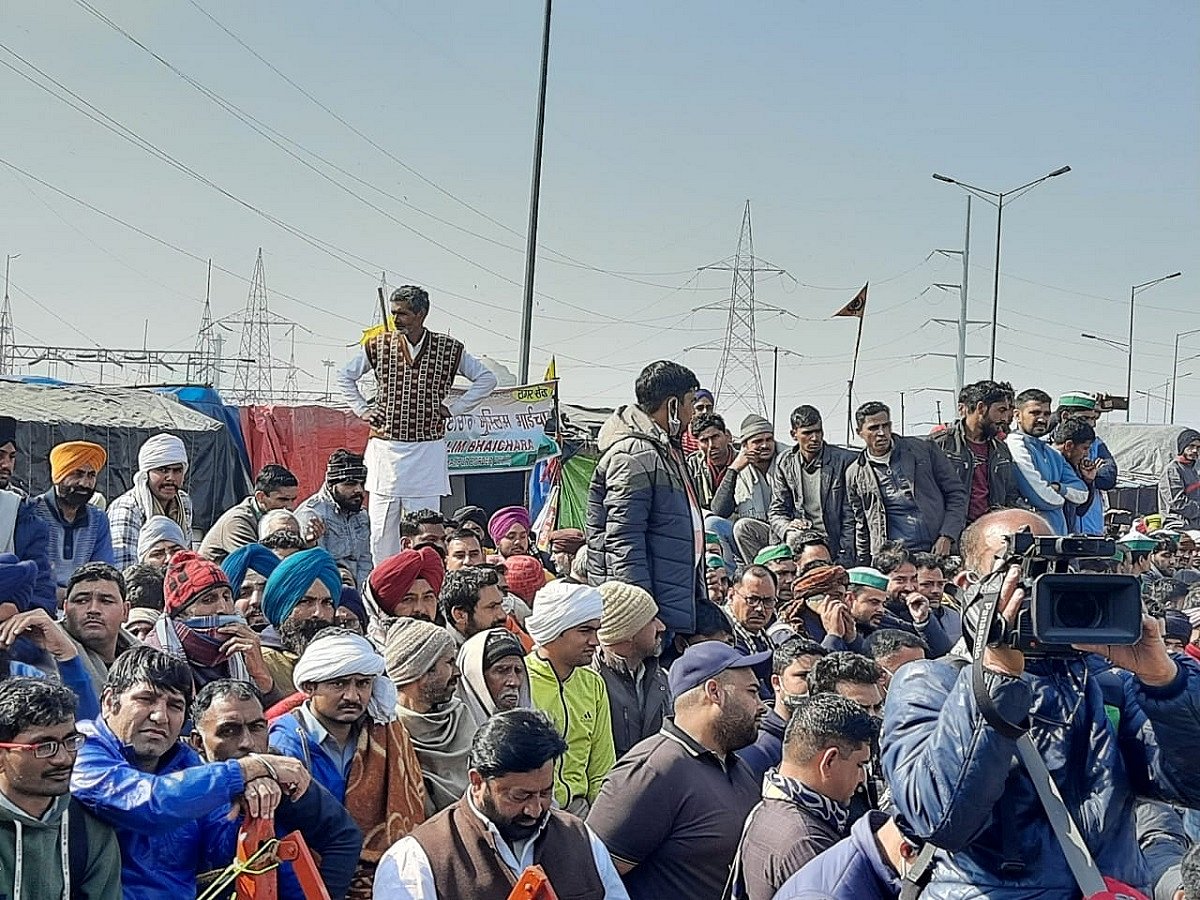 Uttar Pradesh: Farmers in Agra ask BJP MPs, MLAs to explain their stand on stir