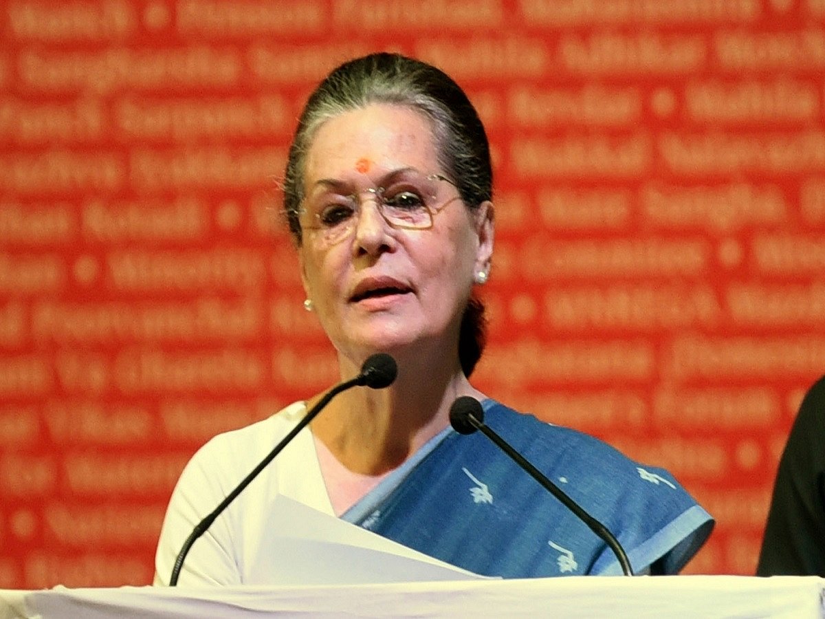 Vaccine policy arbitrary, discriminatory: Sonia Gandhi writes to PM Modi, urges him to reverse it immediately