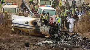 Air force plane crash kills 6 in Mexico’s Veracruz state