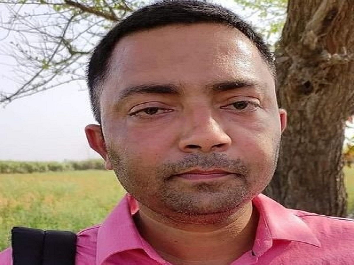 TV journalist resigns publicly at farmers’ rally, claims pressure by channel to depict it as a ‘flop’