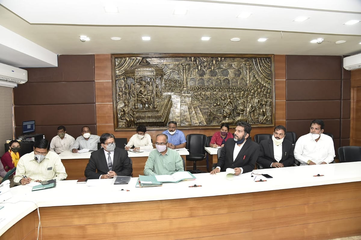 Maharashtra Speaker Nana Patole asks legislature to frame law to give voters option between ballot paper & EVM