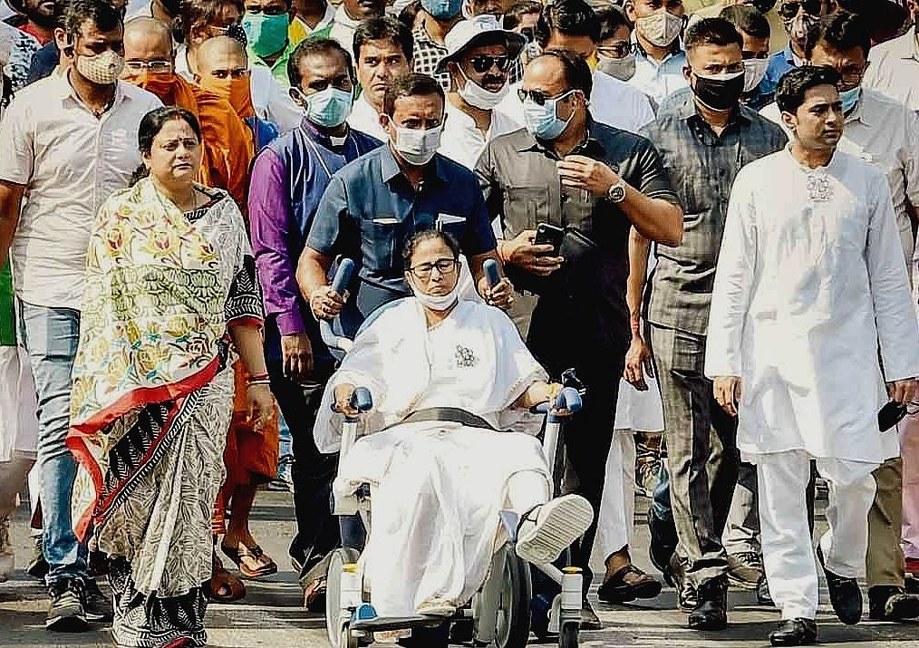 Poll Notes: Mamata Banerjee as hostage?