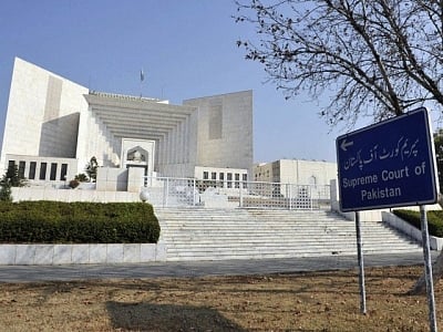 Imran Khan govt incapable of running country, says Pak SC  