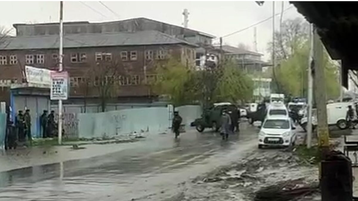 Municipal councillor, personal security guard shot dead by militants in J&K’s Sopore