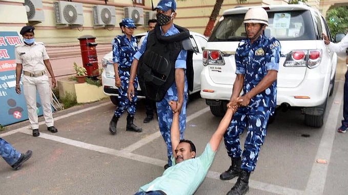 Bihar  Police Bill: Section 7 & 15 are highly objectionable; against Constitution, says Opposition 