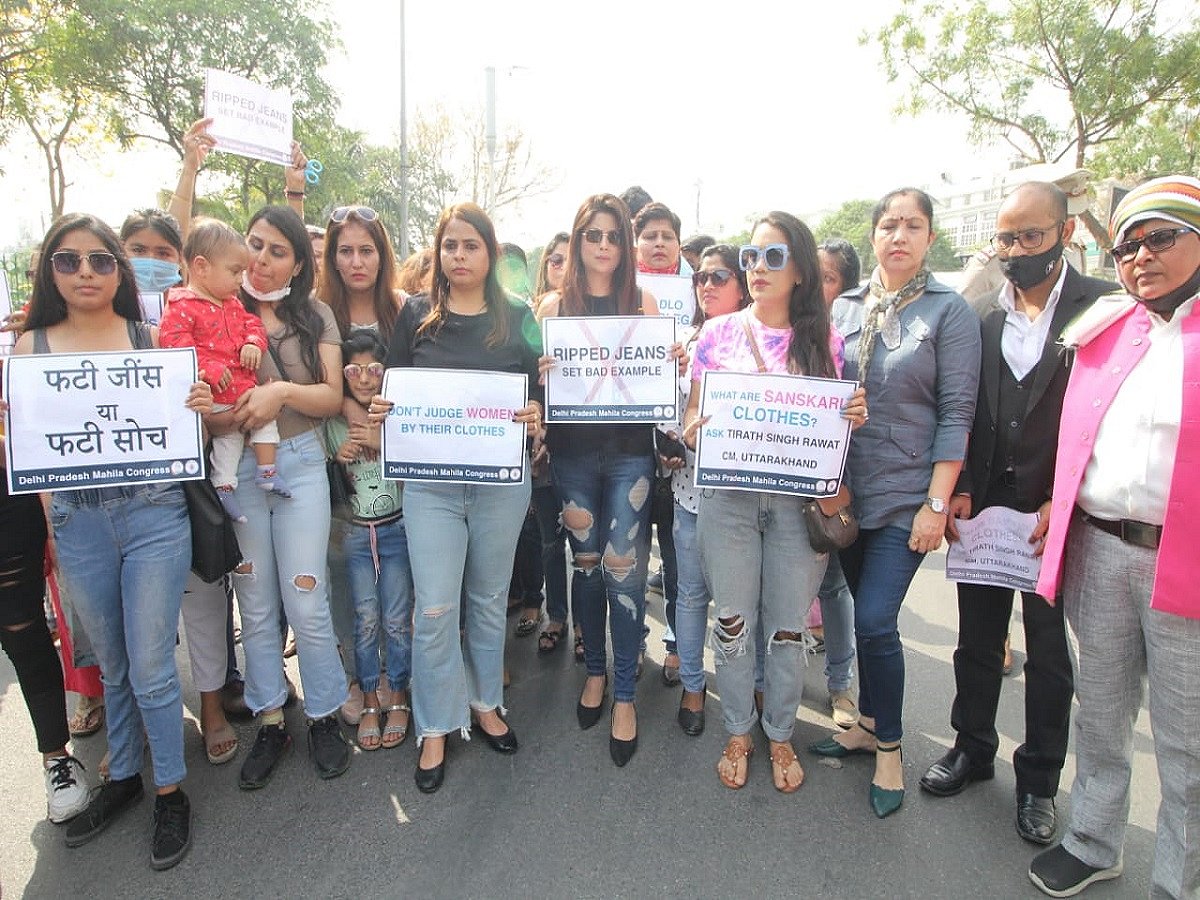 Of ripped jeans and women’s knees!