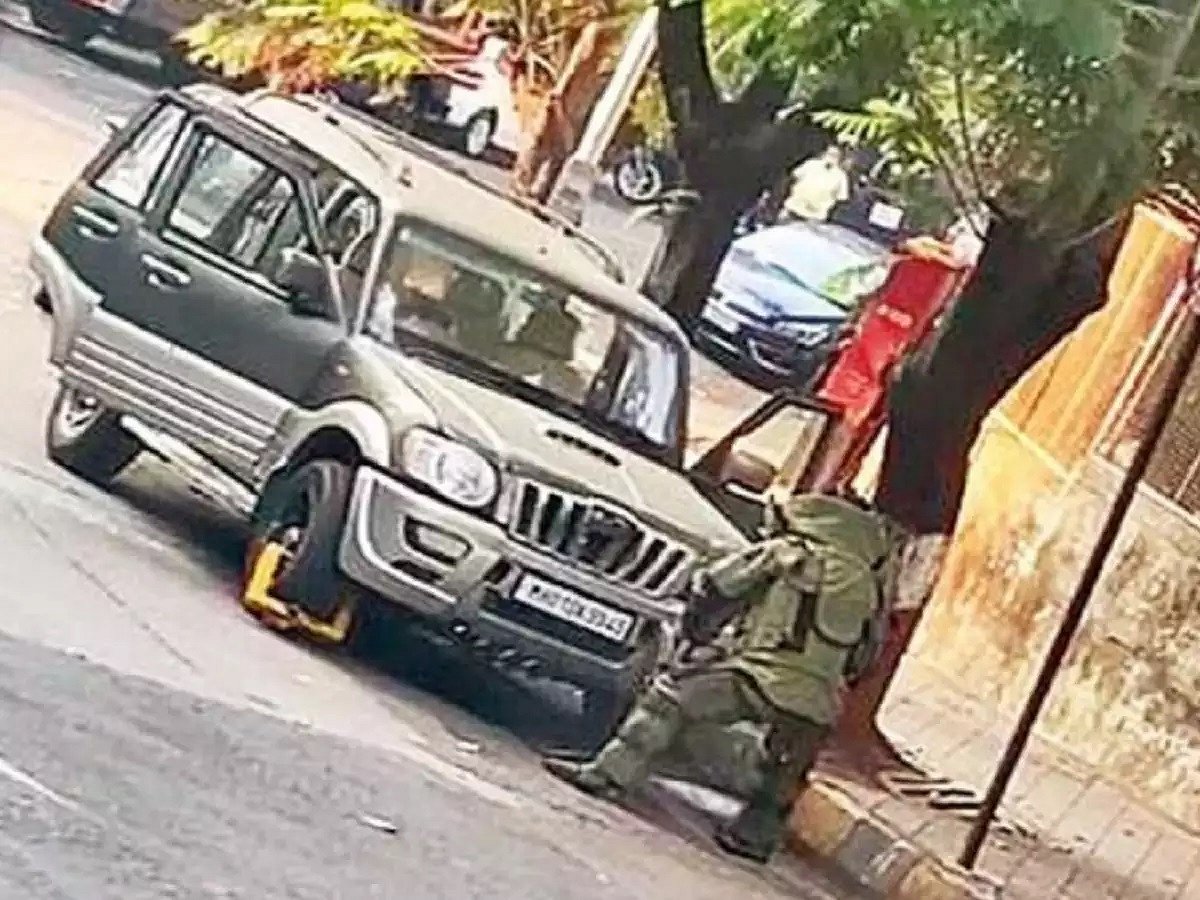 Owner of SUV which caused explosives scare near Mukesh Ambani’s house found dead