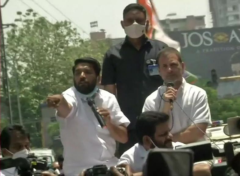 Rahul Gandhi attacks Centre, LDF govt