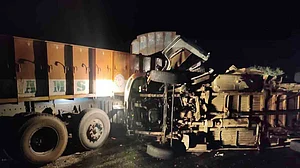 6 killed as coal-laden truck overturns in Uttar Pradesh