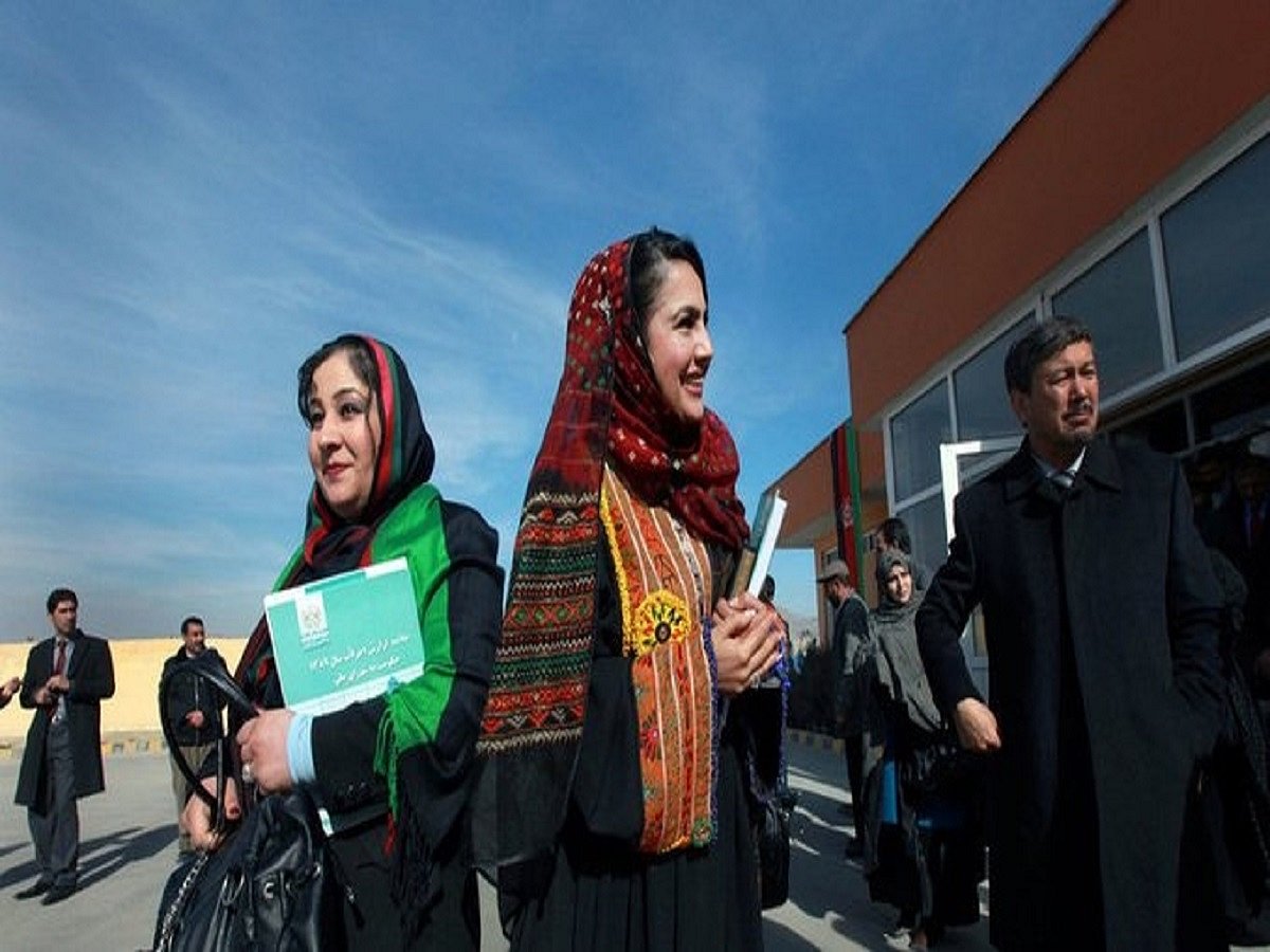 Global representation of women in Parliament reaches 25.5%