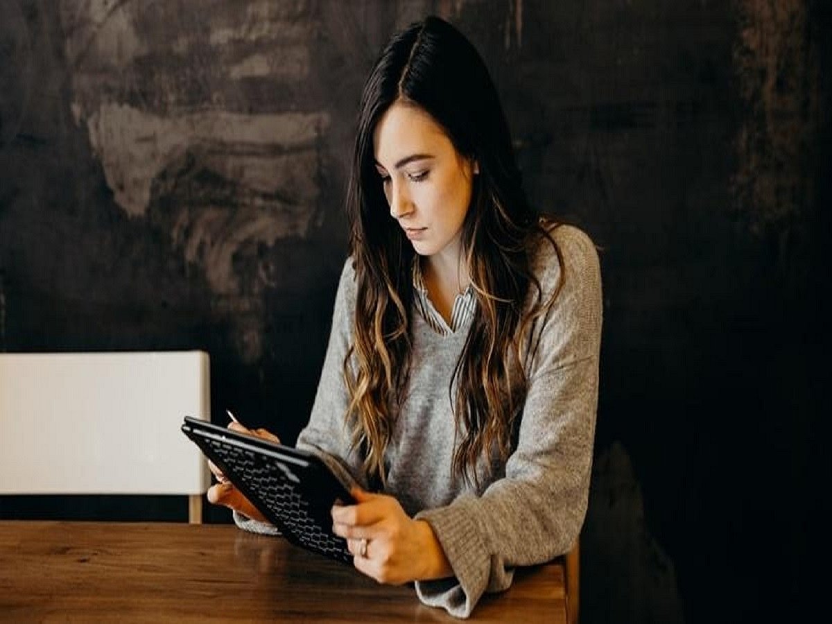 80% women seek permission to prioritise their career  