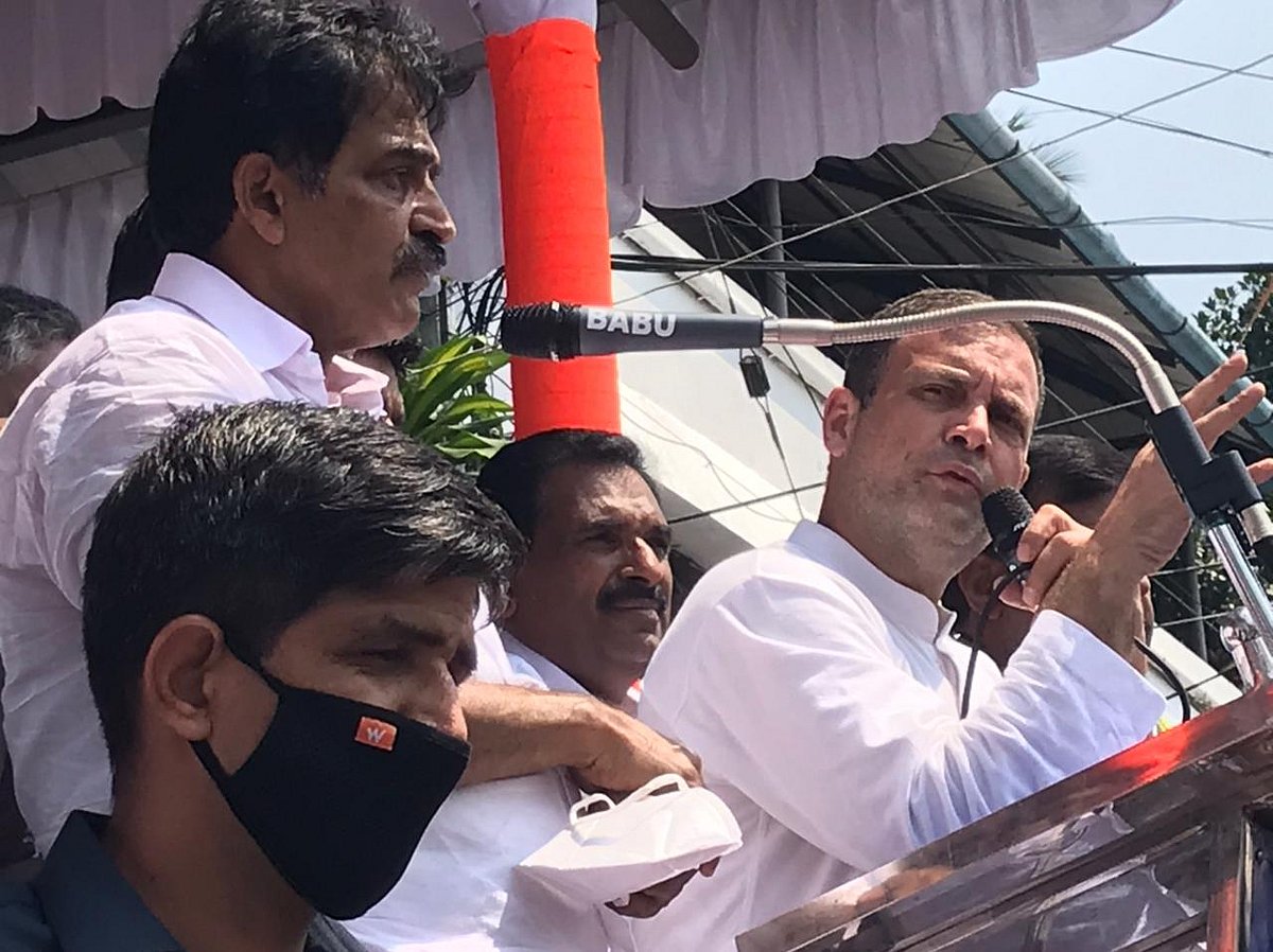 RaGa’s Kerala campaign: Youth, kids, elderly swarm to greet leader who speaks of ‘Nyay’ 