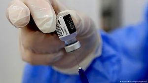 Top US senators ask Pfizer, Moderna, J&J for global access to vaccines, including in India