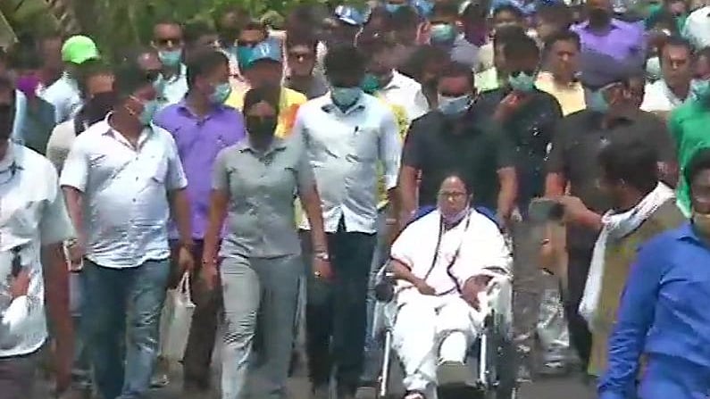 Mamata Banerjee conducts roadshow in Nandigram