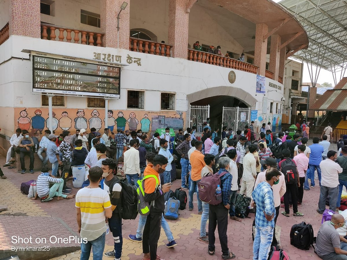 Fearing last year’s lockdown experience, migrant workers across India begin to leave for home       