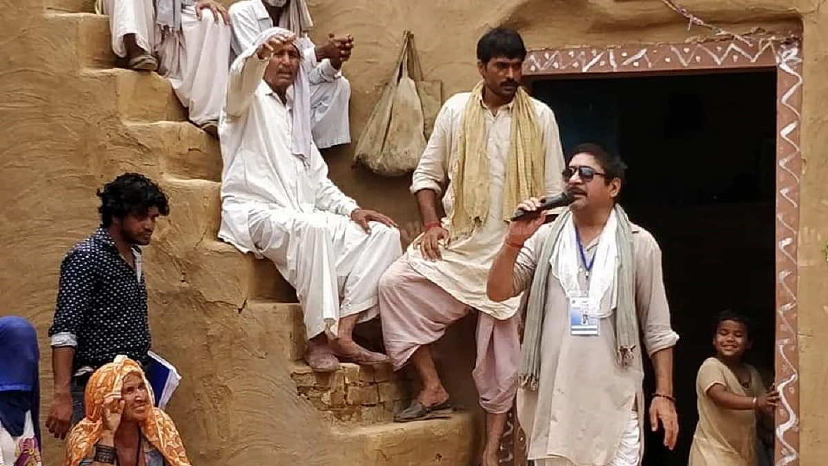 ‘Dada Lakhmi’: A poet gets a due, an actor proves it was long overdue!