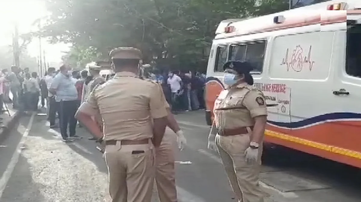 Thirteen COVID-19 patients die in hospital fire in Maharashtra