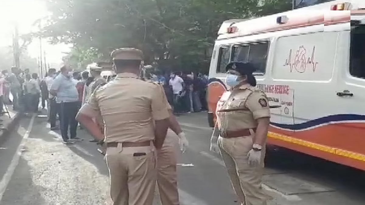 Thirteen COVID-19 patients die in hospital fire in Maharashtra