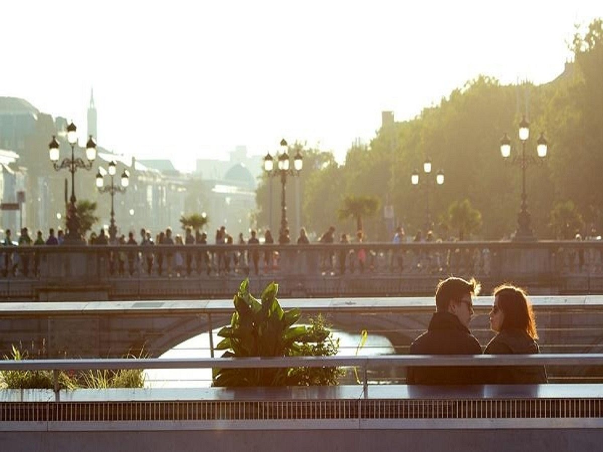 Dating revisits old school trends  