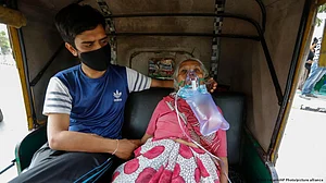 In Delhi hospitals, no COVID-19 beds available for those without connections
