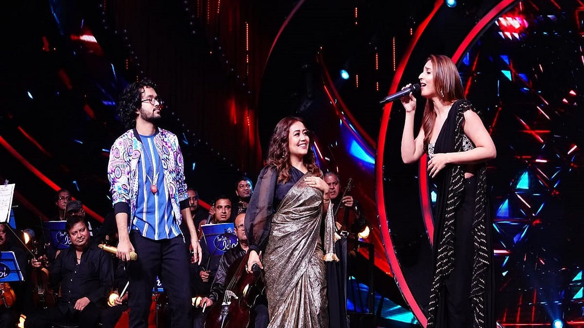 Neha Kakkar (Left) and Dhvani Bhanushali (Right)