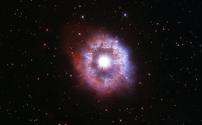 Hubble images show giant star on edge of destruction