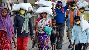 Govt ignores migrant workers in its jab priority