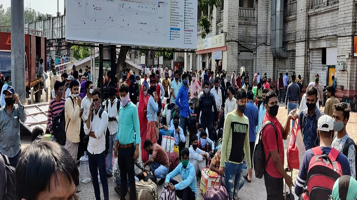 Fearing last year’s lockdown experience, migrant workers across India begin to leave for home       