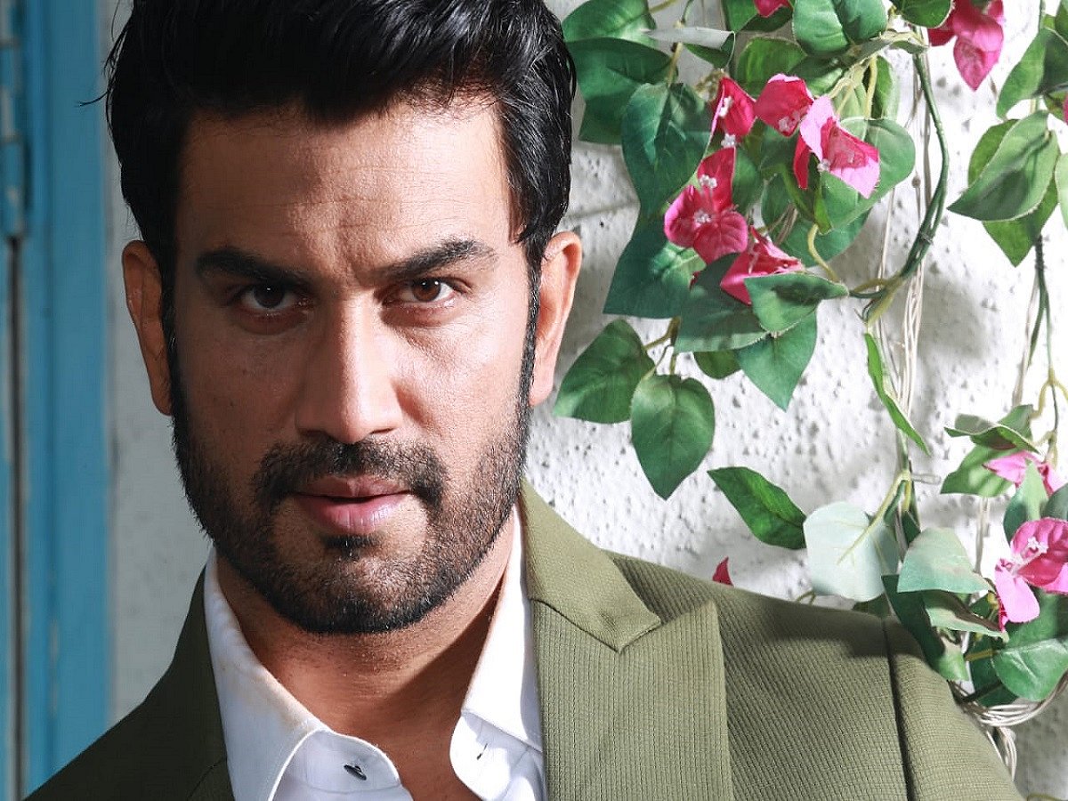 Web is here to stay, but theatres are irreplaceable: Sharad Kelkar  