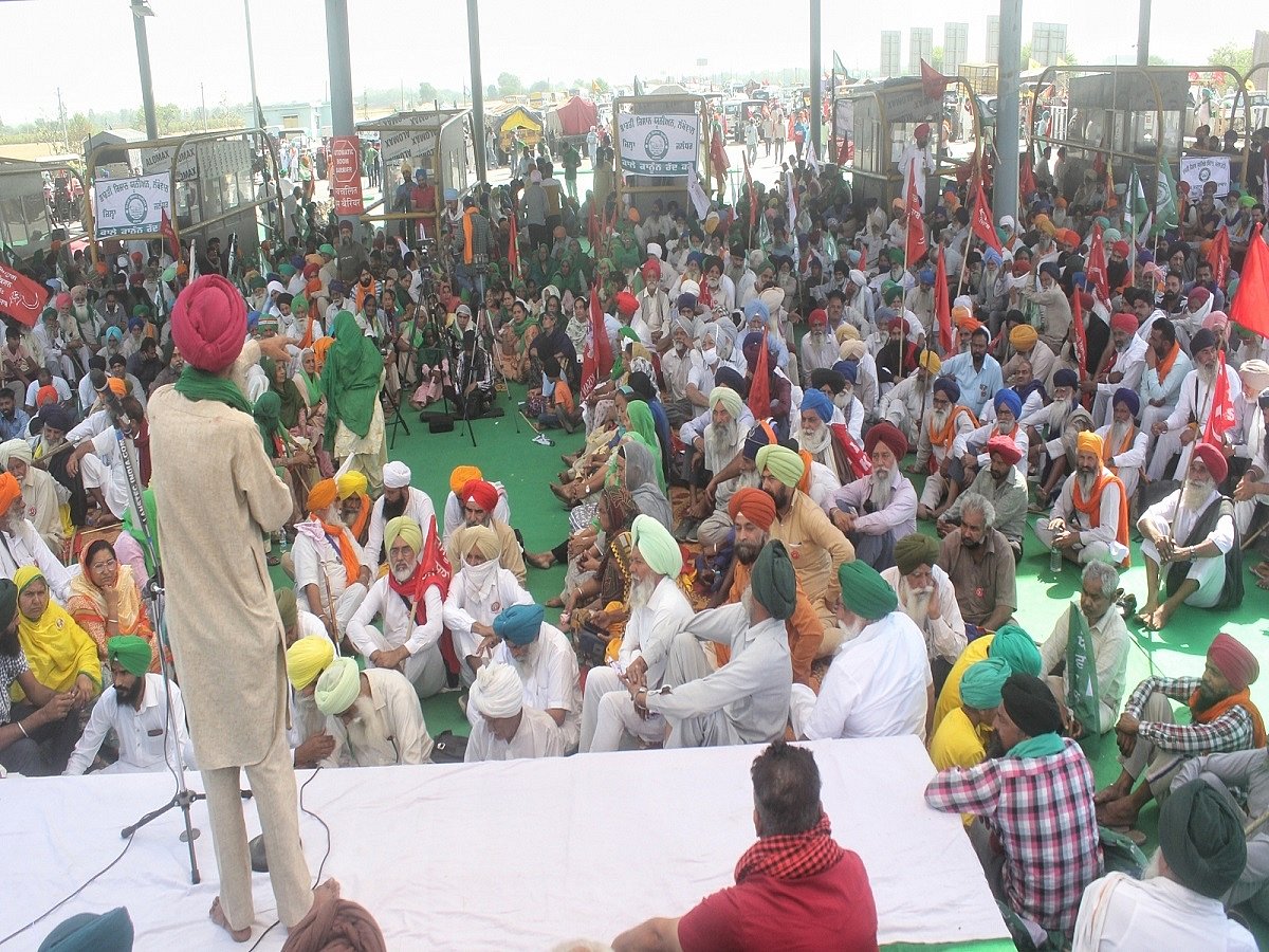 Farmers’ protest: Farmers block KMP Expressway with trolleys, mattresses and cots