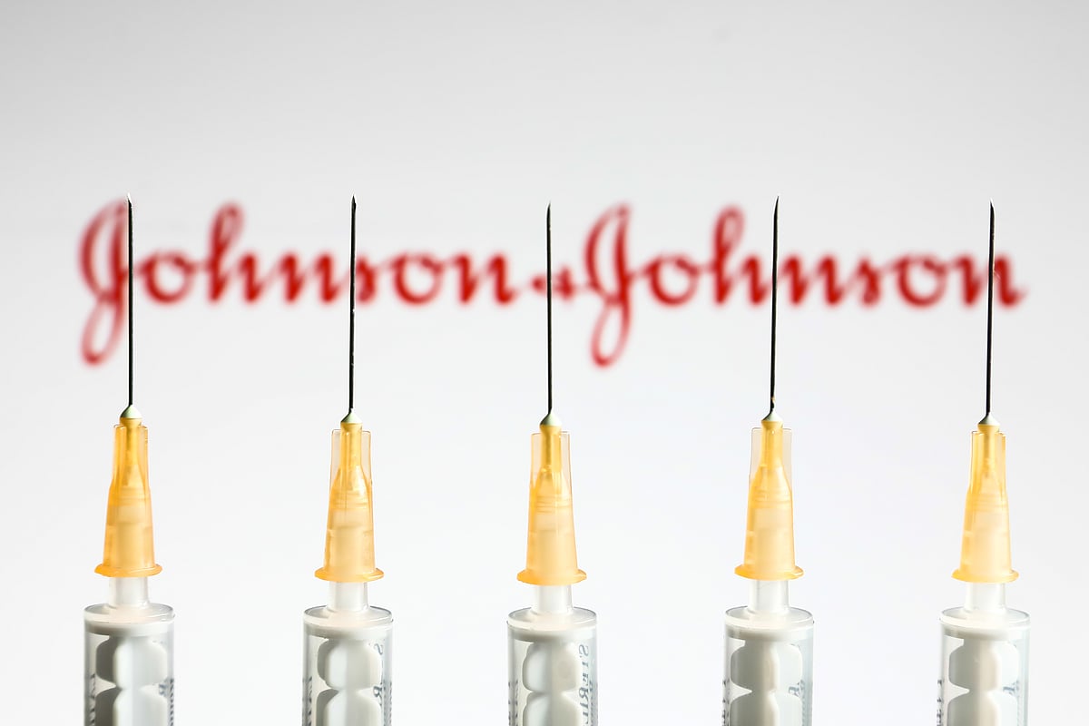 US to resume Johnson & Johnson COVID vaccinations despite rare clot risk