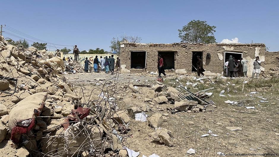 Afghan forces fire rockets into Pak territory killing 6 civilians