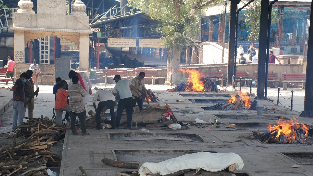 COVID deaths in India cross 3-lakh mark, 2.22 lakh new cases