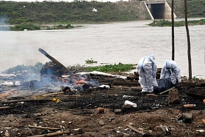 With bodies piling up, UP govt to hold funerals of COVID-19 victims free of cost