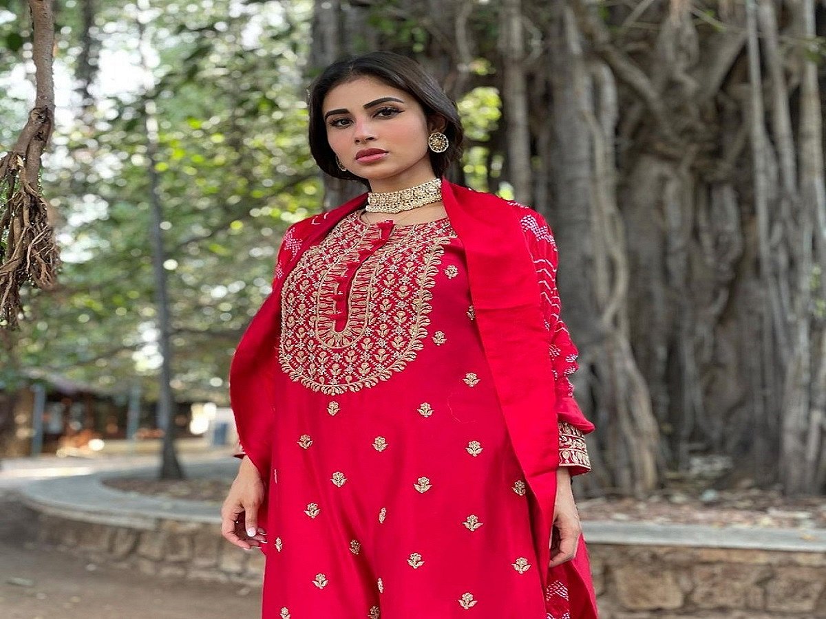 Mouni Roy contributes to Iskcon Foundation for providing medical facilities to COVID-19 patients