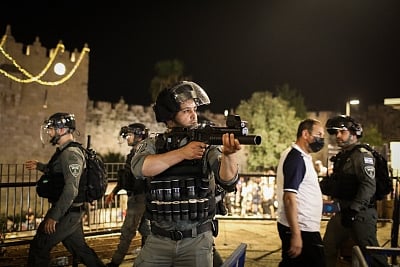90 Palestinians injured in Jerusalem clashes