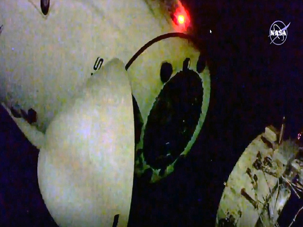 SpaceX returns 4 astronauts to Earth; rare night splashdown