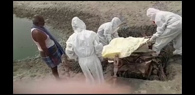 COVID horror in Bihar: Priests refuse to perform last rites; dead bodies wash up at Ganga banks
